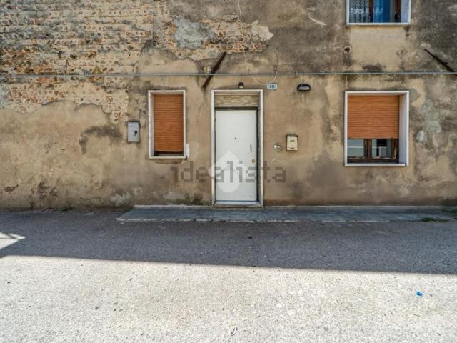 Rustico in vendita a Zevio, Veneto