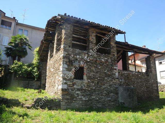 Rustico in vendita a Brisino, Piemonte