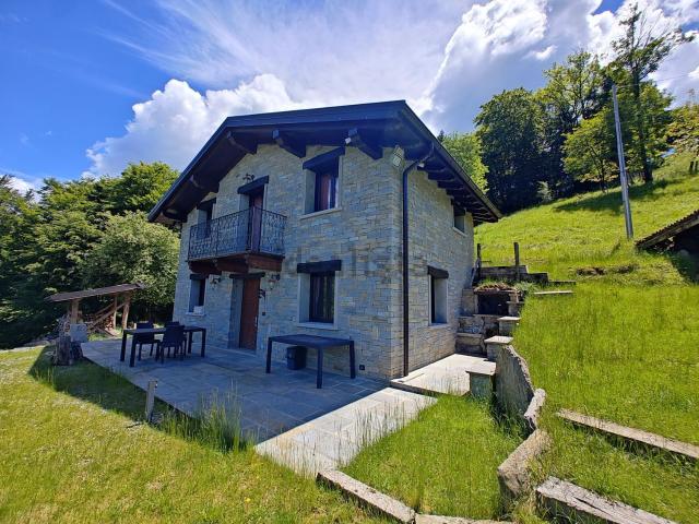 Rustico in vendita a Pellio Inferiore, Como