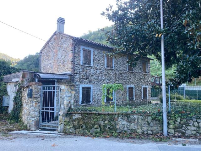 Rustico in vendita a Galzignano Terme, Veneto