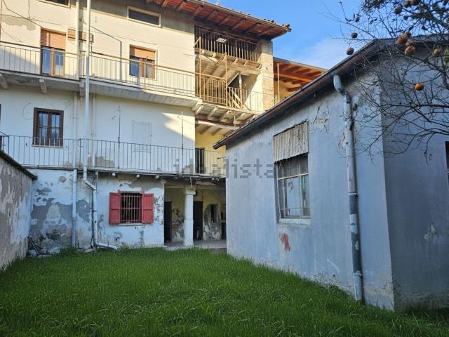 Rustico in vendita a Paladina, Lombardia