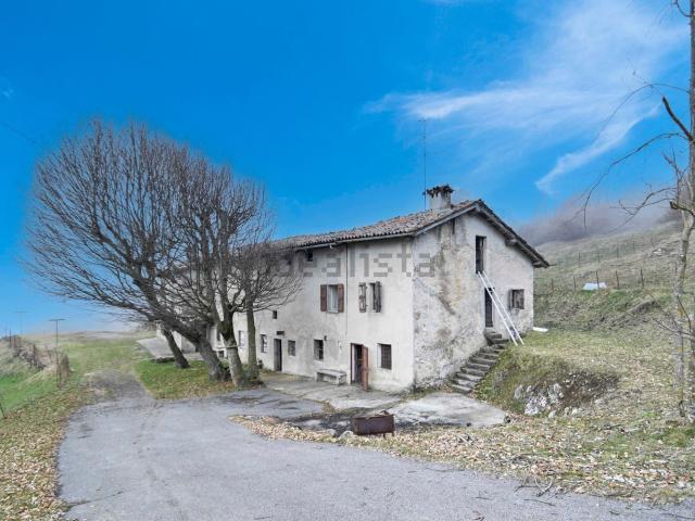 Rustico in vendita a Comunità Montana della Valle Brembana, Zogno
