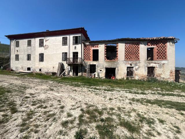 Rustico in vendita a Piemonte, Asti