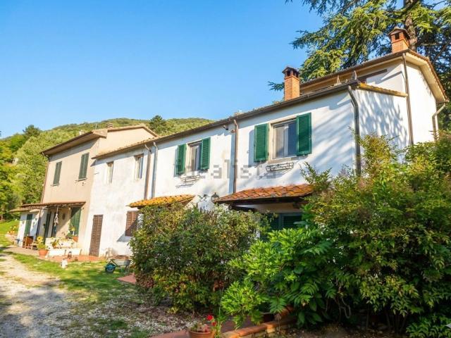 Rustico in vendita a Massarosa, Toscana