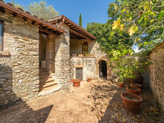 Rustico in vendita a Oliveto Sabino, Torricella in Sabina