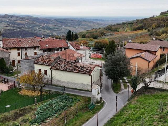 Rustico in vendita a Mezzane Di Sotto, Veneto
