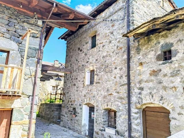 Rustico in vendita a Plout, Saint-Marcel