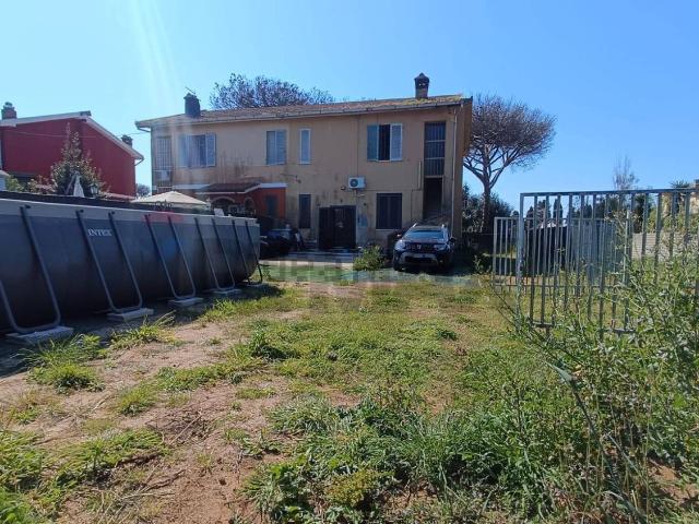Rustico in vendita a La Cogna, Aprilia