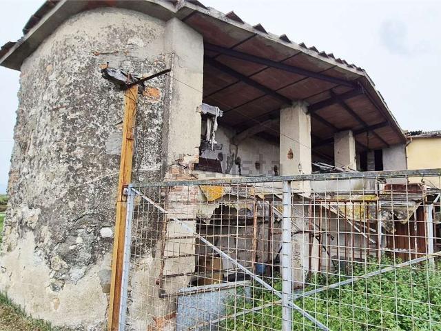 Rustico in vendita a Prato, Toscana