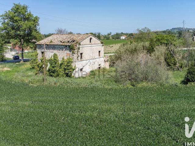 Rustico in vendita a Contrada Saletta, Marche