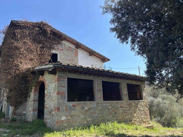 Rustico in vendita a Terranuova Bracciolini, Toscana