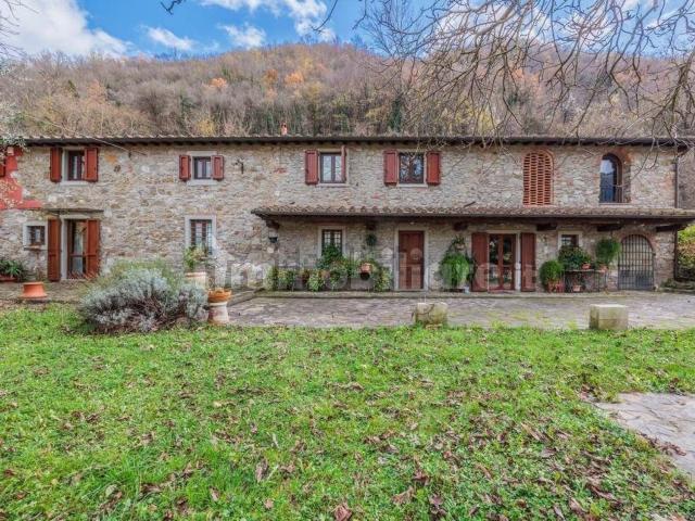 Rustico in vendita a Le Confina, Vernio