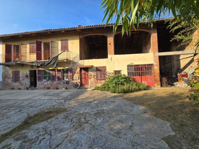 Rustico in vendita a Piemonte, Asti