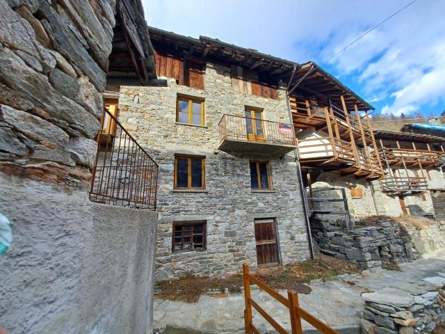 Rustico in vendita a Gaby, Aosta