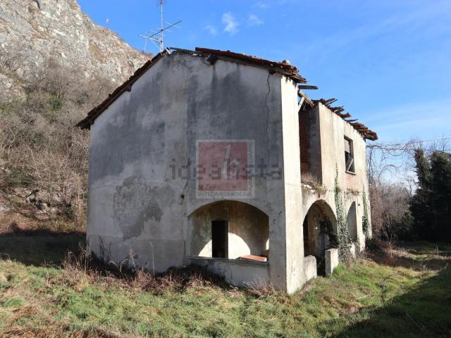Rustico in vendita a Unione dei comuni del Medio Verbano, Caravate