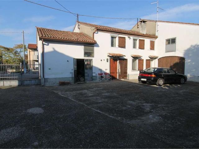 Rustico in vendita a Veronella, Veneto