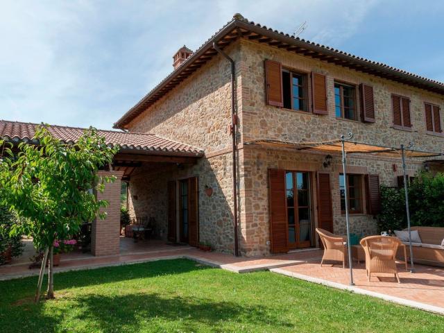Rustico in vendita a Trequanda, Toscana