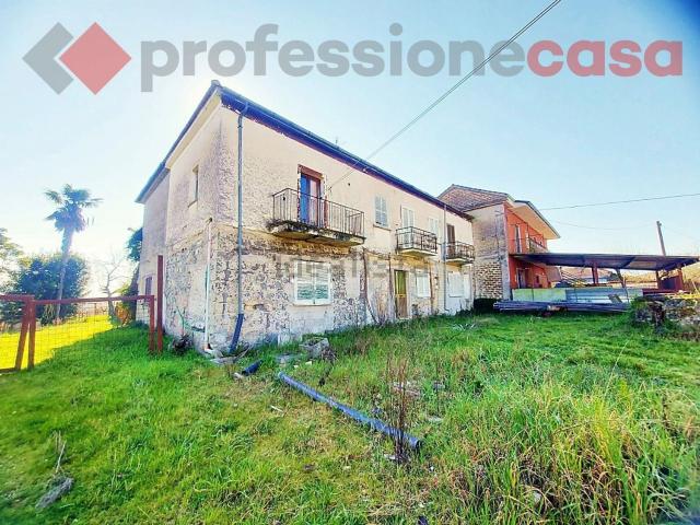 Rustico in vendita a Pignataro Interamna, Frosinone