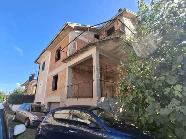 Rustico in vendita a Broccostella, Frosinone