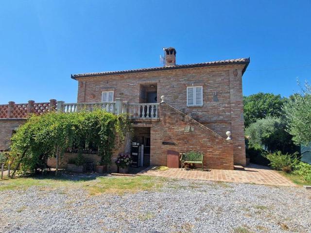 Rustico in vendita a Lucignano, Toscana