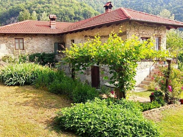 Rustico in vendita a Piemonte, Asti