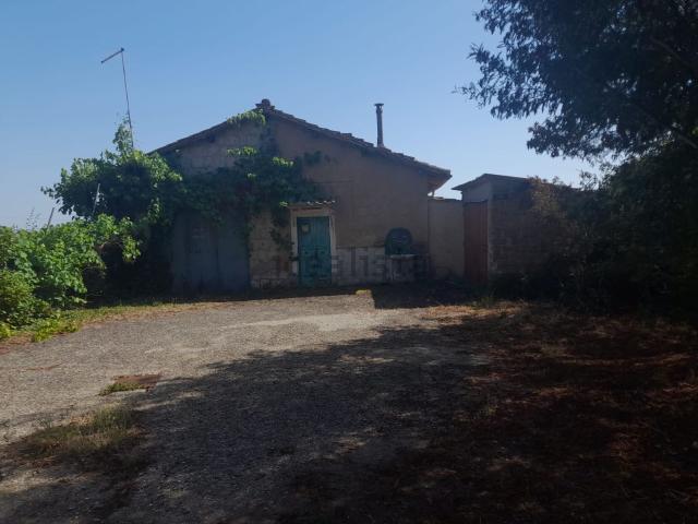 Rustico in vendita a Caprarola, Lazio