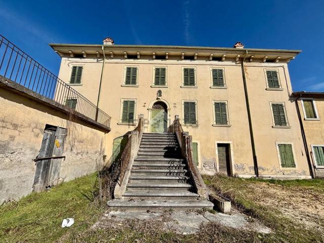 Rustico in vendita a Sona, Veneto
