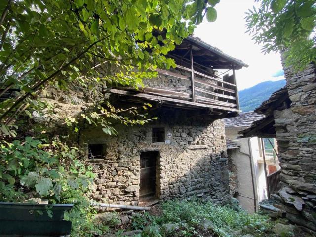 Rustico in vendita a Perloz, Aosta