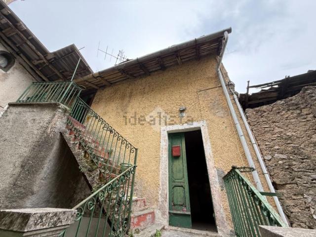 Rustico in vendita a Abbadia Lariana, Lombardia