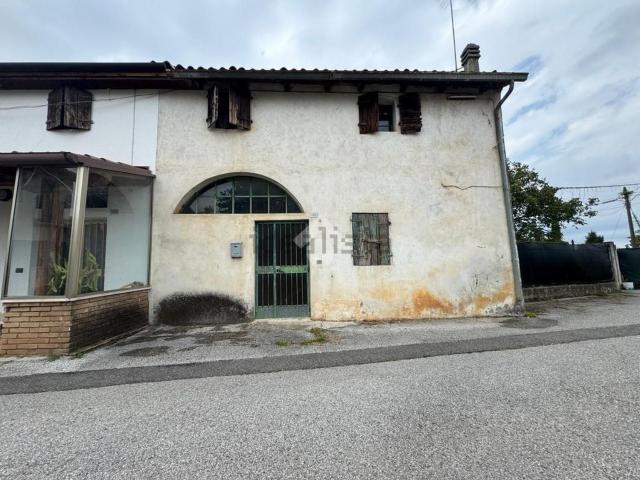 Rustico in vendita a Volpago Del Montello, Veneto