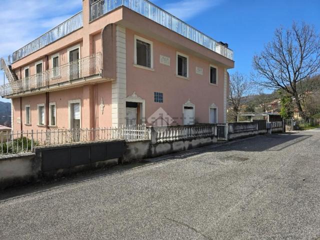 Rustico in vendita a Fiuggi, Lazio
