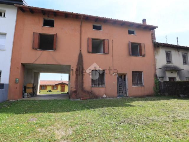 Rustico in vendita a Cassacco, Friuli-Venezia Giulia