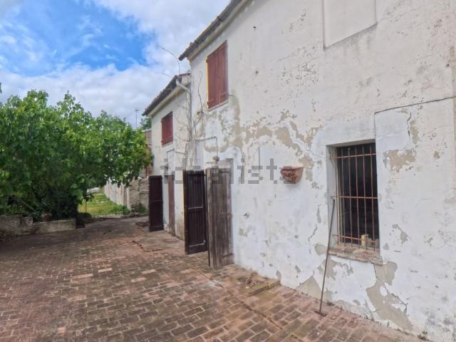Rustico in vendita a Montevecchio, Marche
