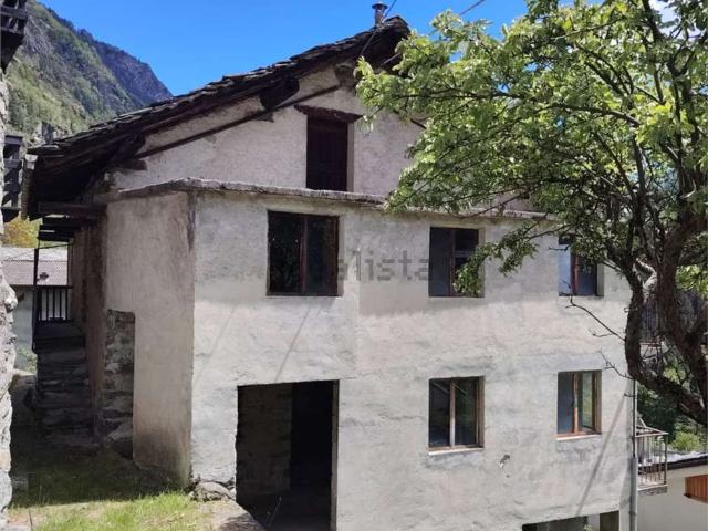 Rustico in vendita a Champorcher, Aosta