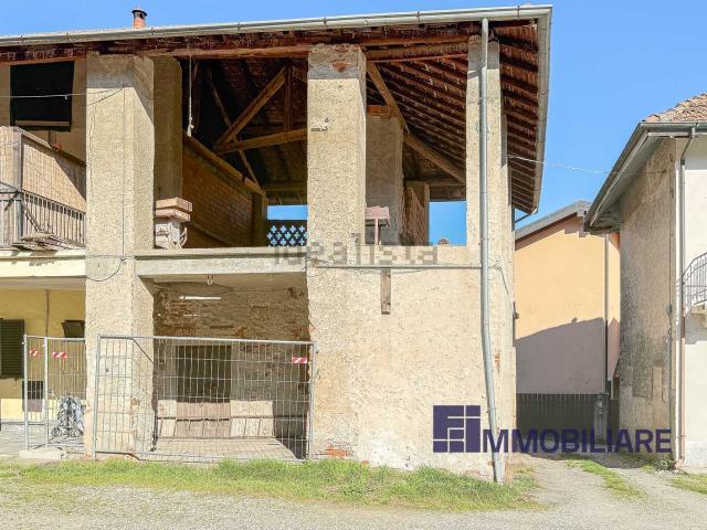 Rustico in vendita a Ranco, Lombardia