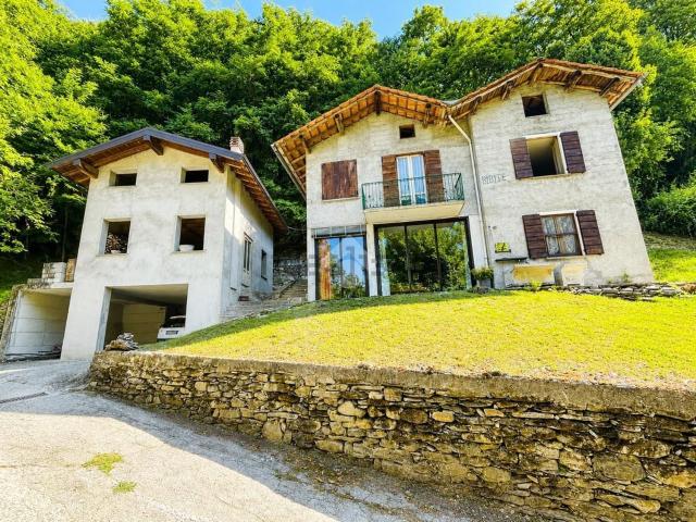 Rustico in vendita a Colico, Lombardia