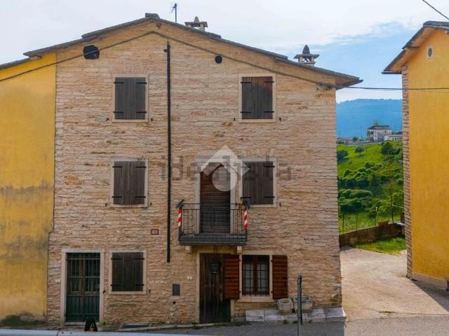 Rustico in vendita a Sant'anna D'alfaedo, Veneto