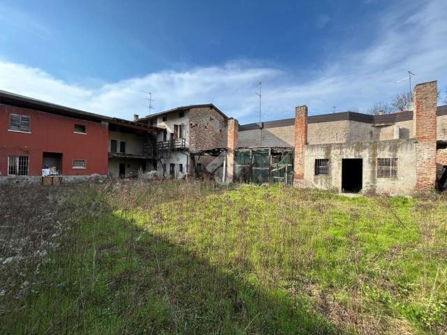 Rustico in vendita a Stezzano, Lombardia