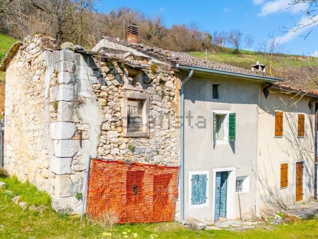 Rustico in vendita a Roverè Veronese, Veneto