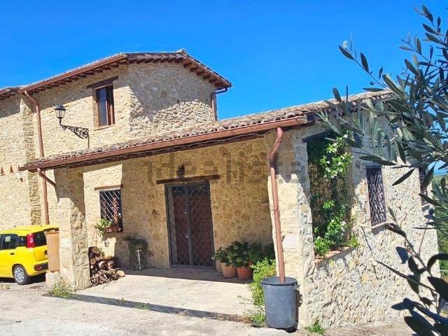Rustico in vendita a Campomaggiore, Fara Sabina