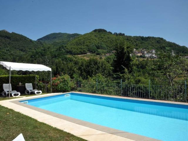 Rustico in vendita a Unione Comuni Garfagnana, Villa Collemandina