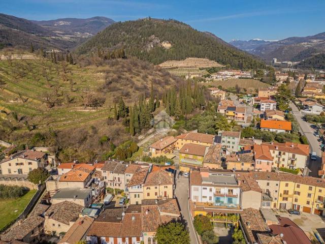 Rustico in vendita a Fumane, Veneto