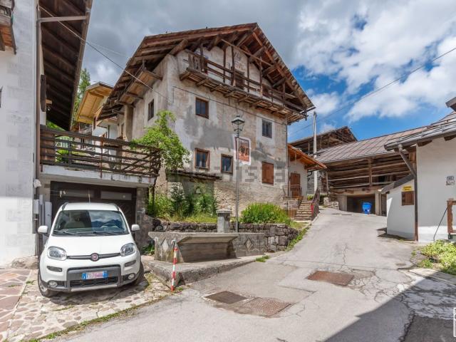 Rustico in vendita a Falcade, Veneto