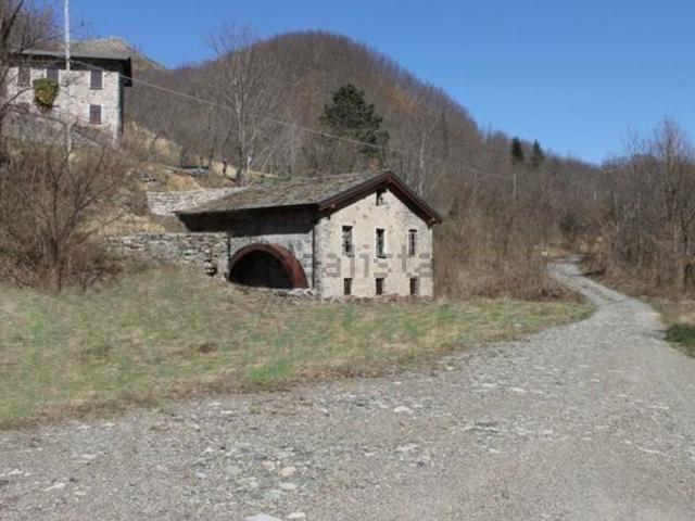 Rustico in vendita a Tornolo, Reggio Emilia