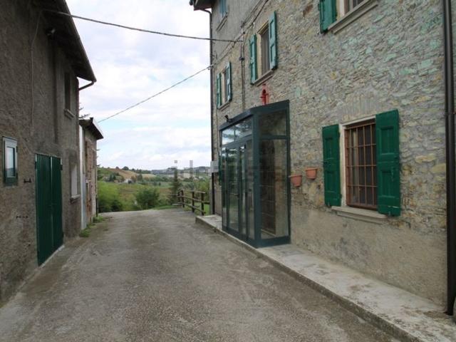 Rustico in vendita a Unione dei comuni Valli del Reno, Lavino e Samoggia, Reggio Emilia