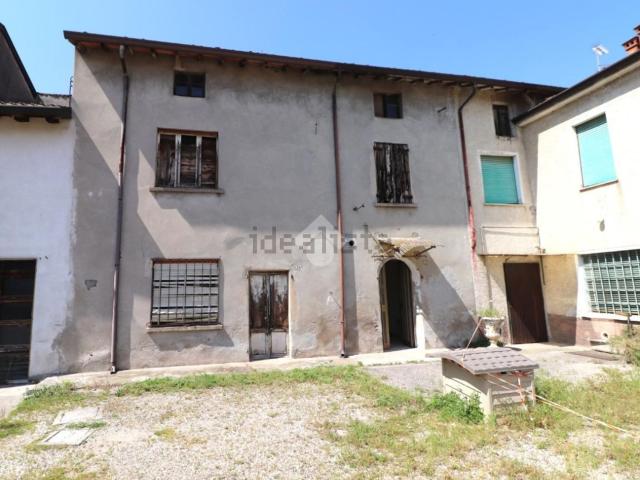 Rustico in vendita a Castelletto, Roverbella