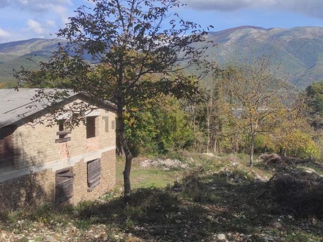Rustico in vendita a Colle Di Tora, Lazio