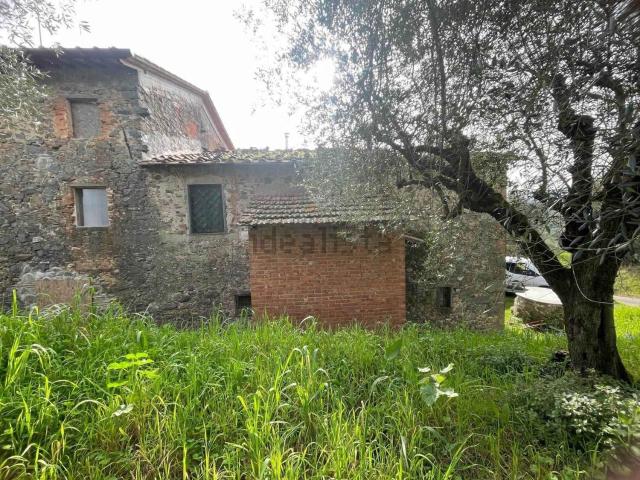 Rustico in vendita a Montecatini Terme, Toscana