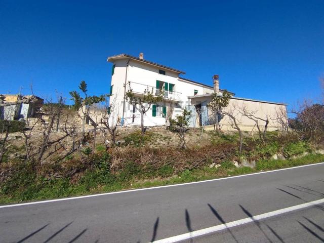 Rustico in vendita a Atessa, Abruzzo