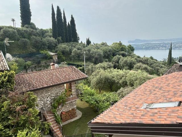 Rustico in vendita a Comunità Montana Parco Alto Garda bresciano, Gardone Riviera